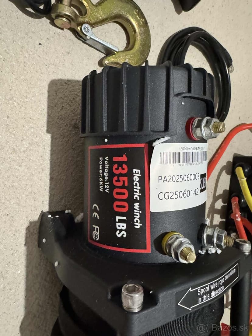 Predám NOVÝ profi elektrický naviják VEVOR 12V 13500lbs