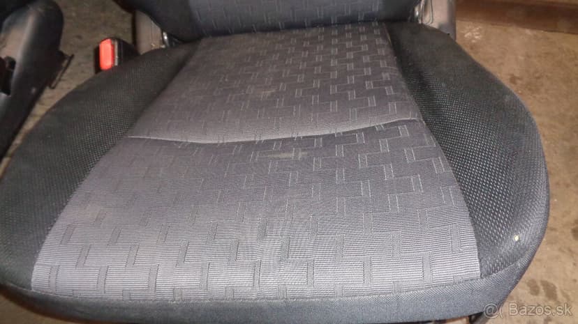 Suzuki Jimny sedačky predné + zadné