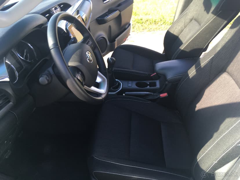 Toyota Hilux 2.8 D-4D Active 4x4 6MT, odpočet DPH