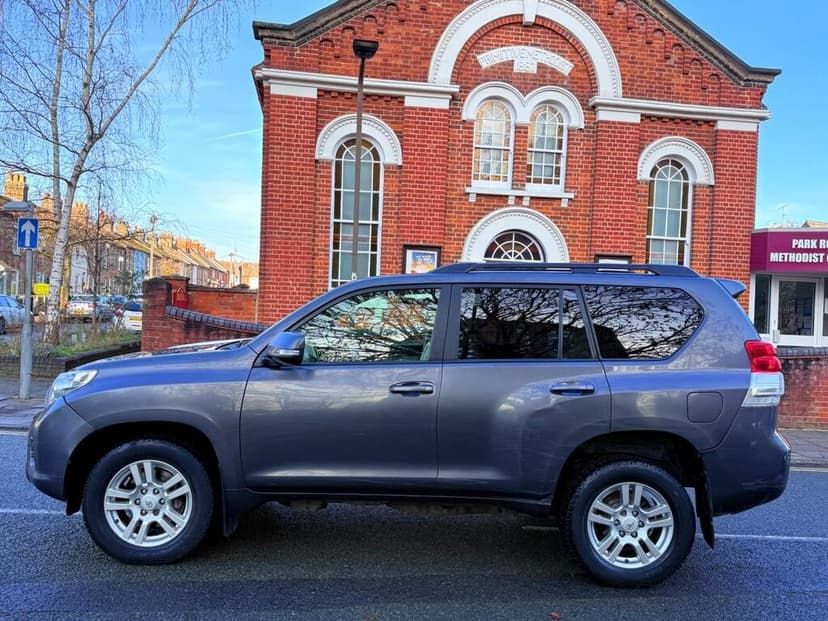 ✅ TOYOTA LANDCRUISER 150 HILUX R18