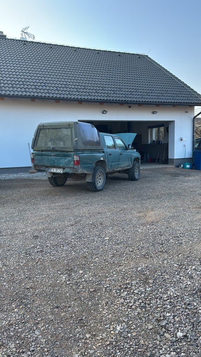 Toyota hilux 2.4td 66 kw