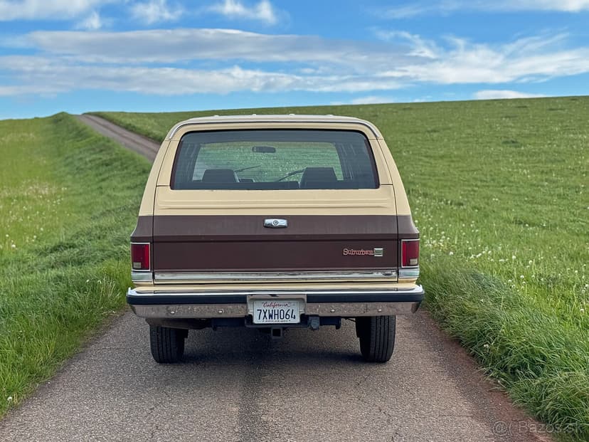 GMC SUBURBAN 3500 V25 Conventional – 5.7 V8 4x4