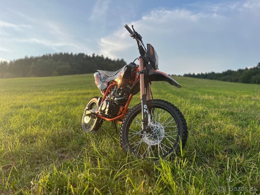 Predám motorku Kxd Falcon Pro