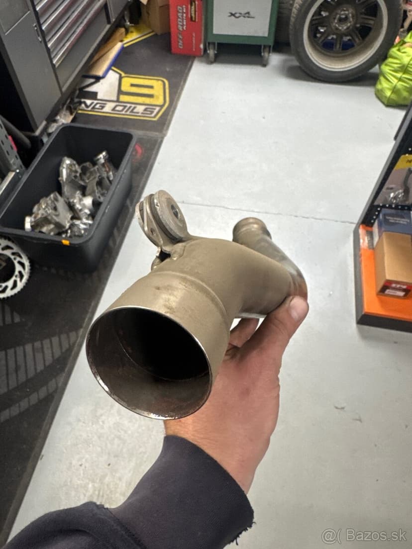 Zvod vyfuku (stredný) na enduro ktm excf