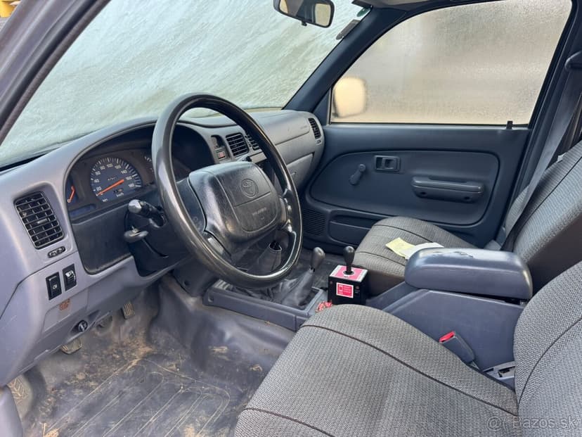 TOYOTA HILUX 2,5 DIESEL 4X4