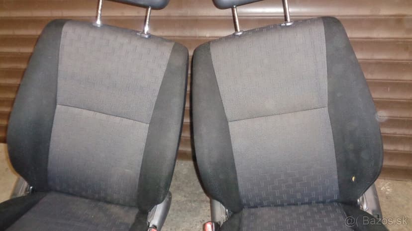 Suzuki Jimny sedačky predné + zadné