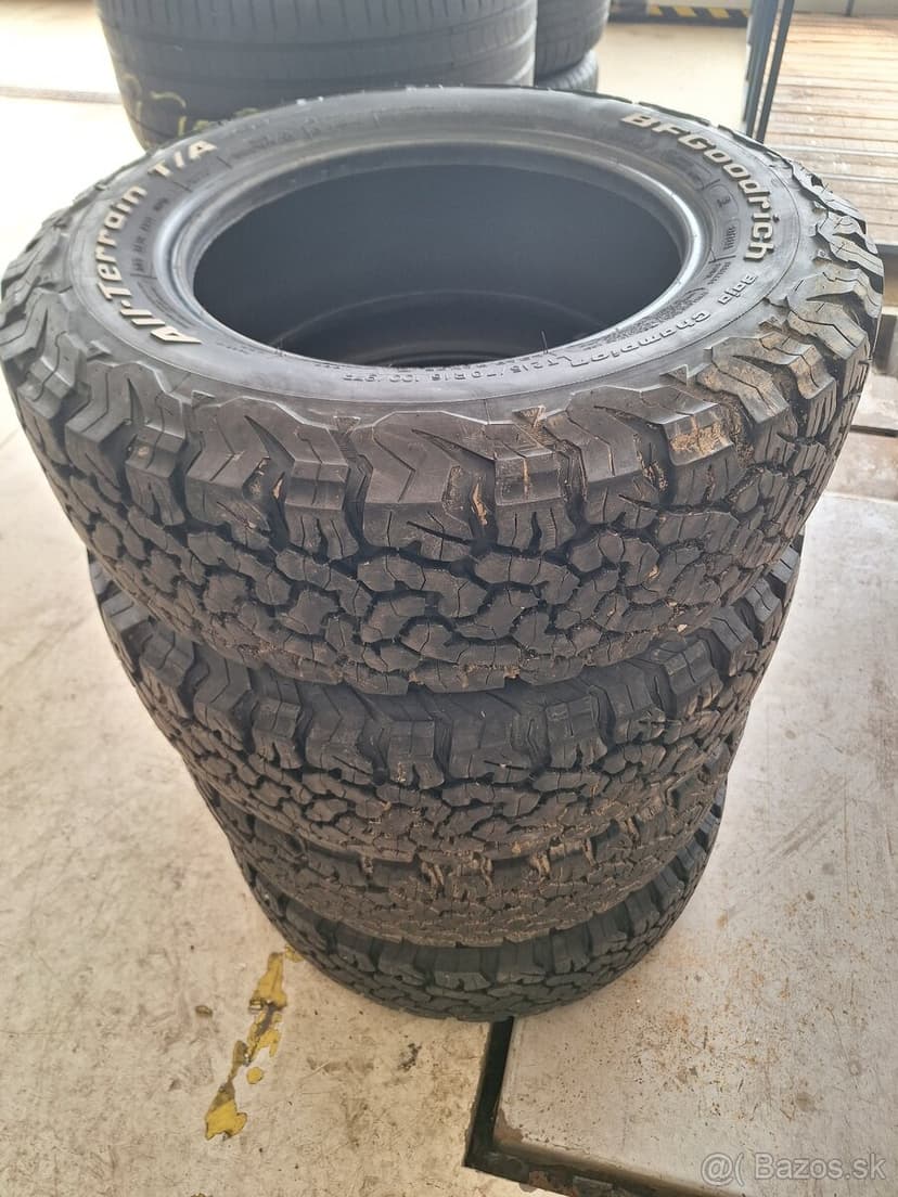 215 70 R 16 97/100R BFGoodrich All-Terrain A/T
