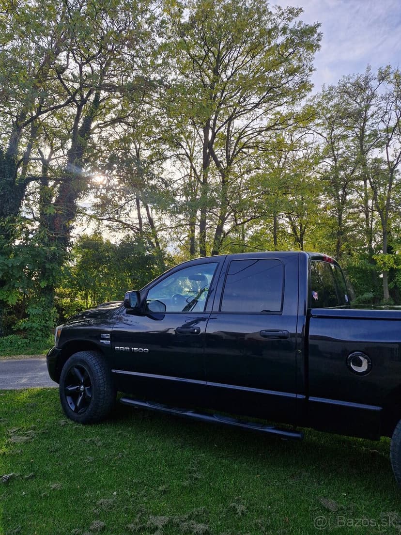 Dodge RAM 1500 5.7 HEMI