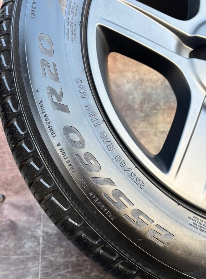 Originální alu kola Land Rover Defender 255/60R20