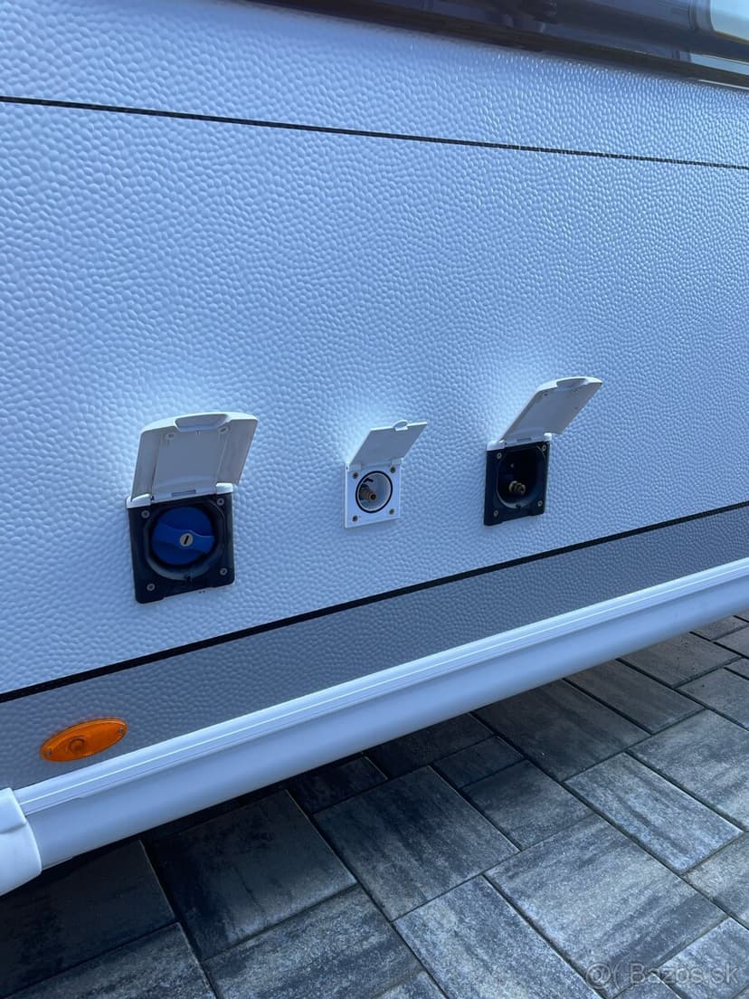 Predám obytný príves HOBBY 560 WLU Prestige r.v. 2022