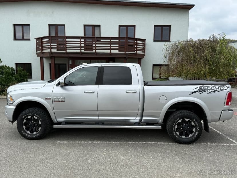 Dodge RAM 2500 HEAVY DUTY 6.4 V8 HEMI –Laramie—2016–